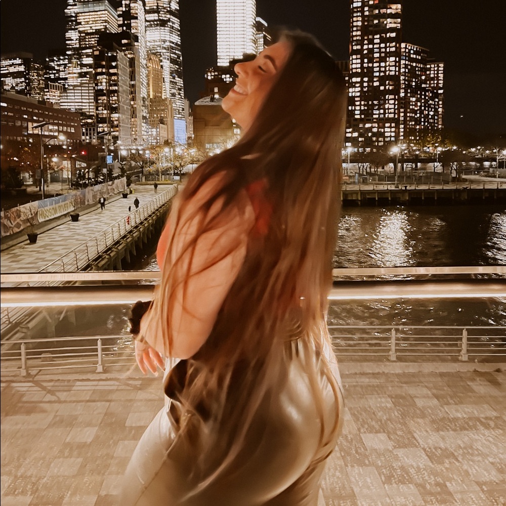 Meet your Posher, Lauren